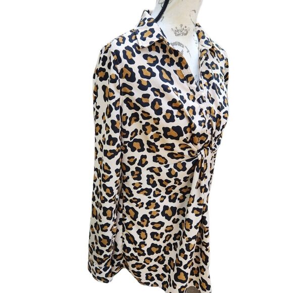 A Pea In The Pod Maternity Long Sleeve Button Front Shirt in Animal Print Small - Picture 3 of 9